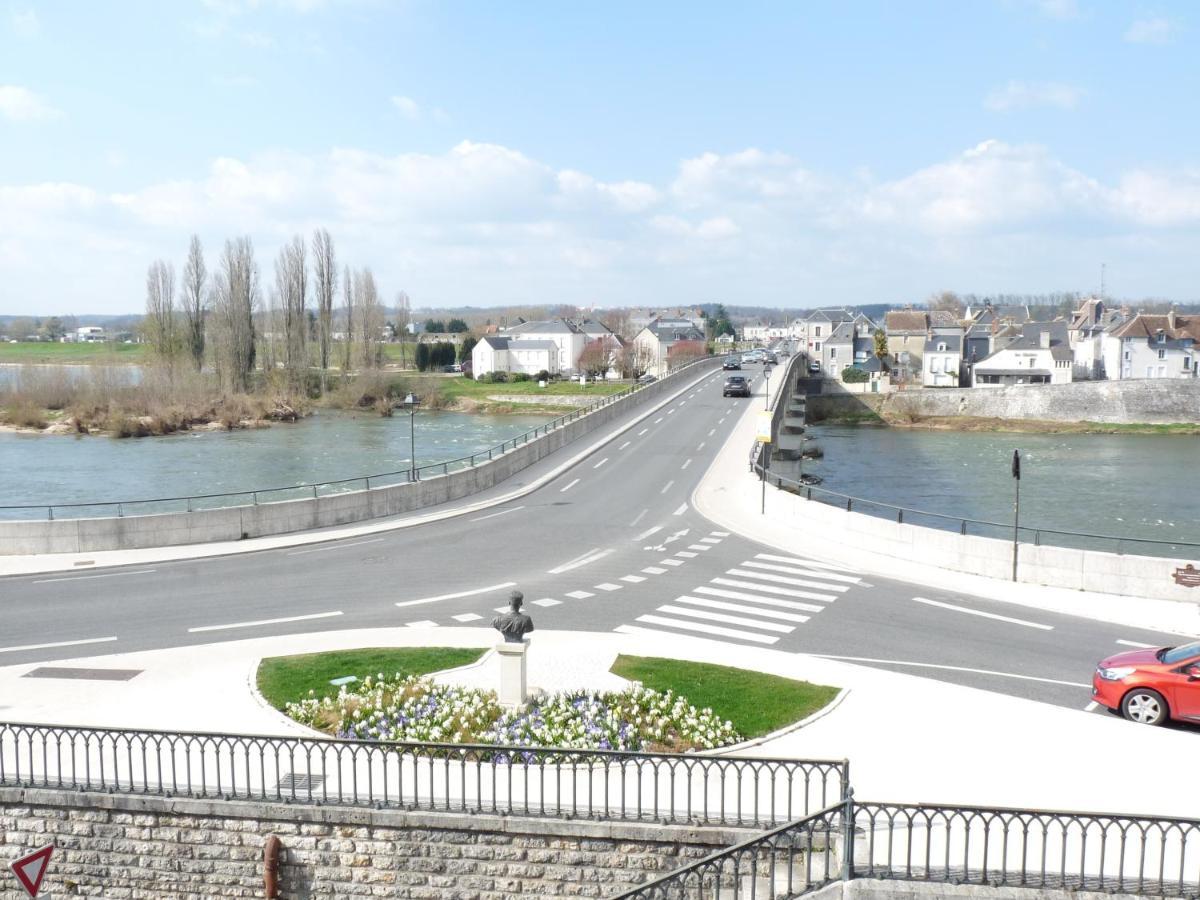 Le Pont Royal Apartment Amboise Bagian luar foto